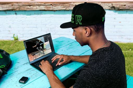 Razer Customize your Blade 14 84Z6N1 Laptop One Color