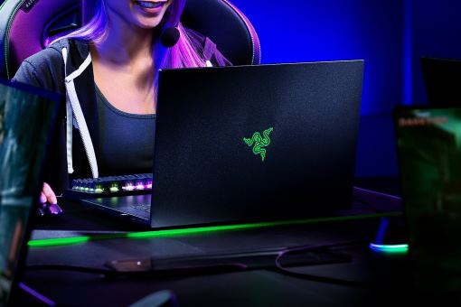 Razer Customize your Blade 16 84Z6N7 Laptop One Color