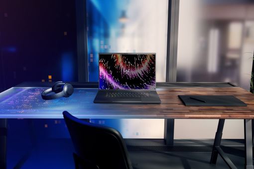 Razer Customize your Blade 18 84Z6N9 Laptop One Color