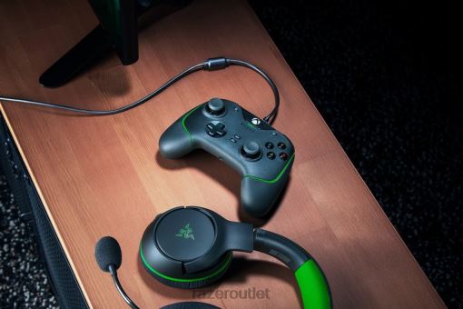 Razer Wolverine V2 84Z6N162 Console Black
