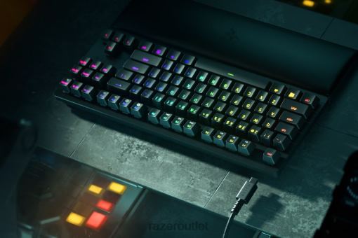 Razer Huntsman V2 Tenkeyless - Clicky Optical Switch - US 84Z6N71 Keyboard Black
