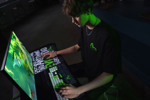 Razer EVISU Daicock Print T-Shirt 84Z6N191 Apparel One Color